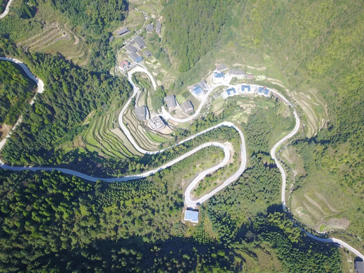 城乡环卫一体化，suncitygroup太阳新城“洪江模式”助力美丽乡村！